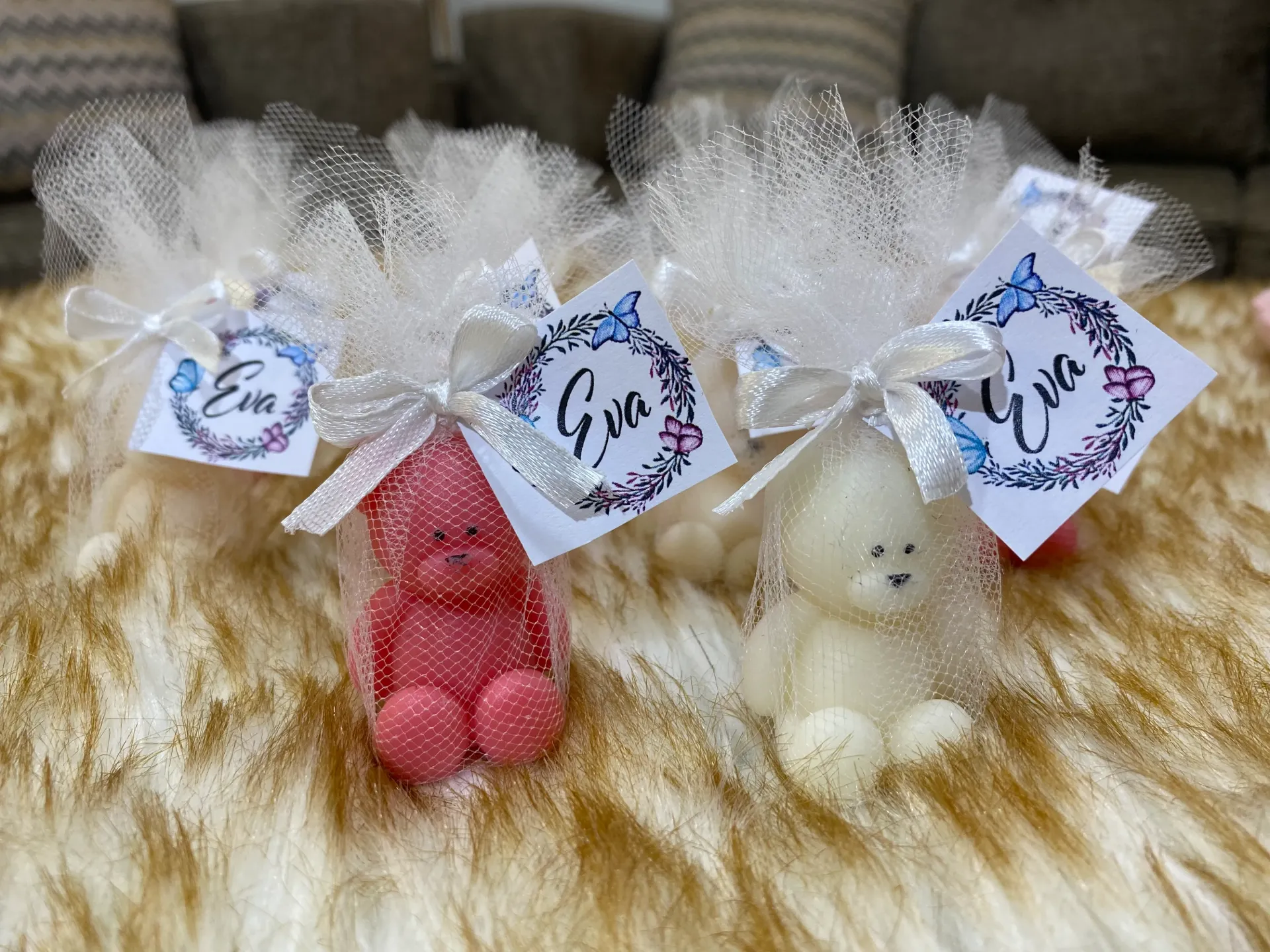 توزيعات بيبي على شكل دب من الشمع  و معطر سعر الحبه 0.65 قرش و 50 حبه ب 30 دينار