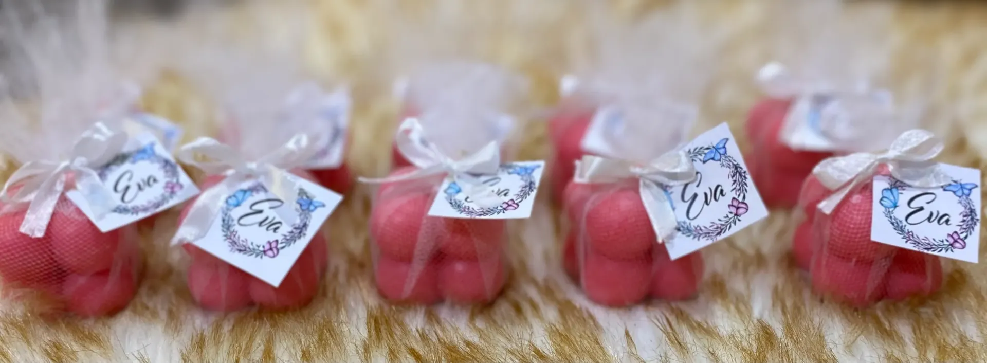 توزيعات شمع على شكل بابلز معطر و بجميع الالوان سعر الحبه 0.75 و 50 حبه ب 35 دينار