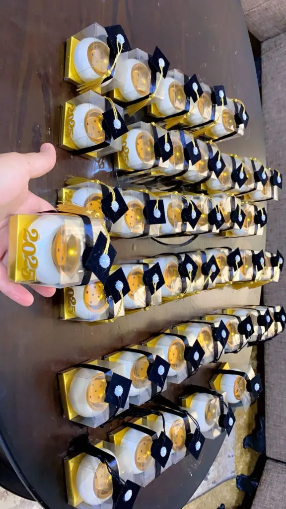 توزيعات تخرج مباخر مصنوعة من الجبس سعر الحبه 0.90 و سعر 50 حبه 42